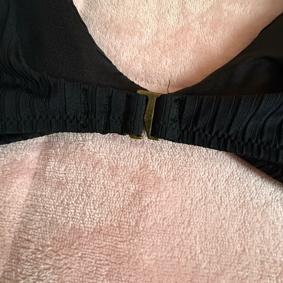 Black Ribbed Bikini Set - Picture 7 of 9